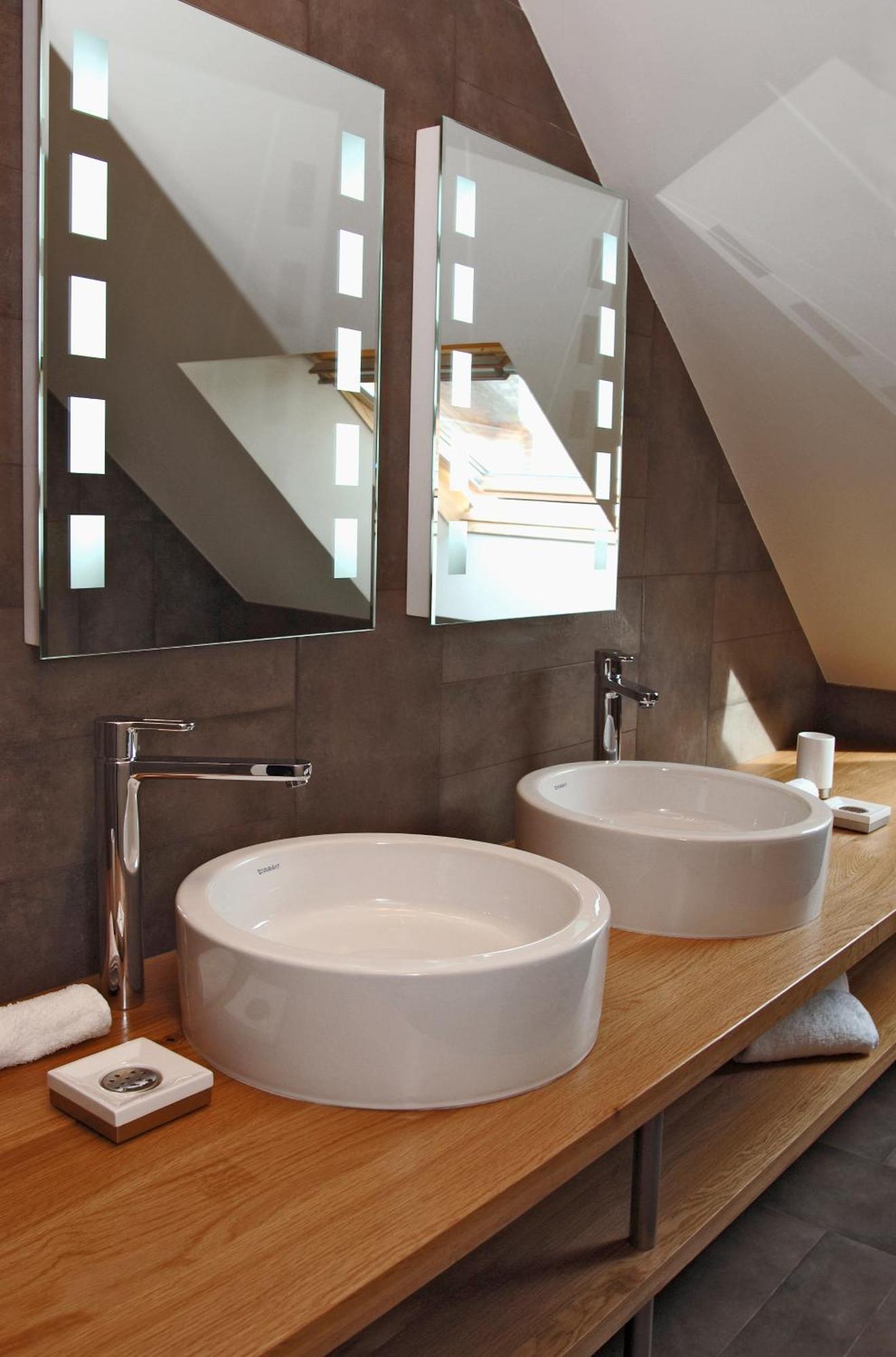 Double Room Bath